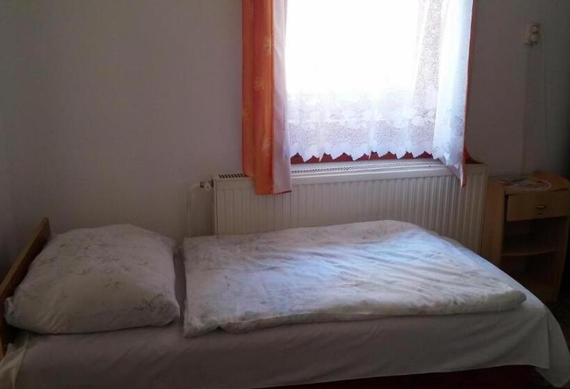 آپارتمان 1 خوابه, Zách Klára Utcai Apartman