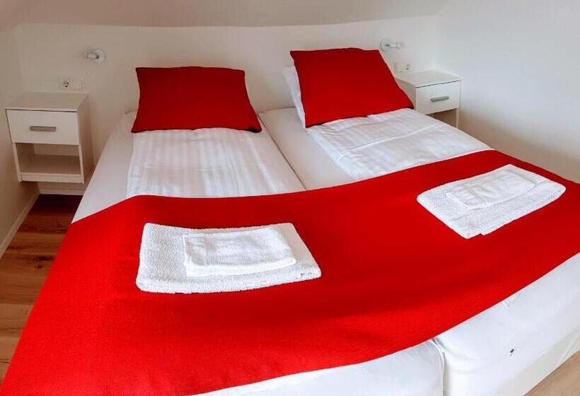 Четырехместный Номер Стандарт, Apotek Guesthouse