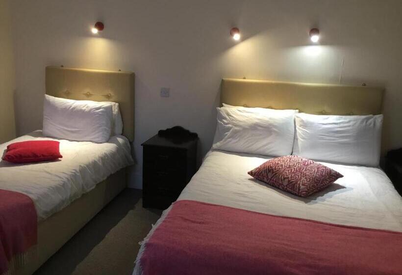 غرفة قياسية ثلاثية, Rolling Wave Guesthouse
