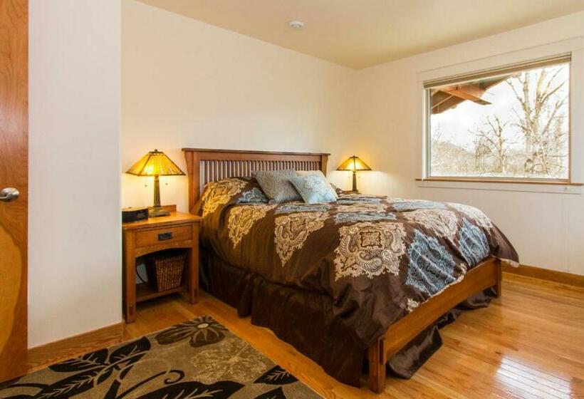 Номер Стандарт Трехместный, Eagle Peak Guesthouse