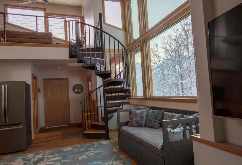 Дом 2 Спальни, Eagle Peak Guesthouse