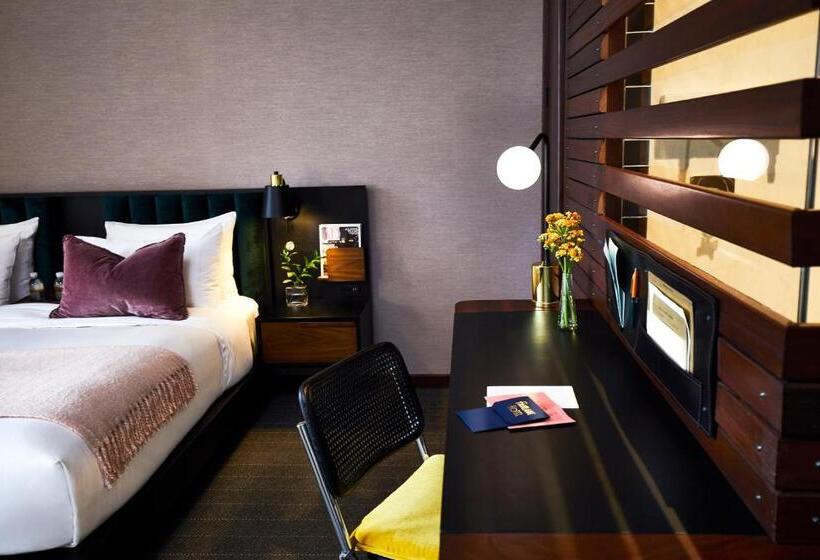 Standardrum King Size Säng, Fairlane Hotel Nashville, By Oliver