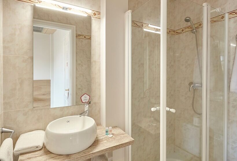 اتاق استاندارد یک نفره, Hostal Nobadis