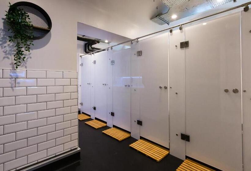 带共用浴室的标准房间, Code Pod – The Court  Edinburgh