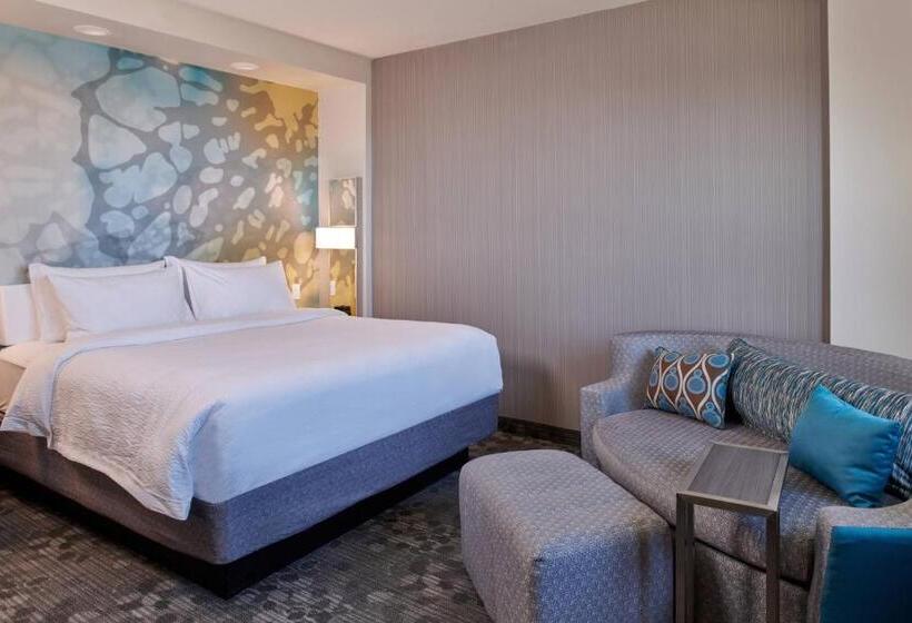 Люкс Кровать Кинг, Courtyard By Marriott Petoskey At Victories Square