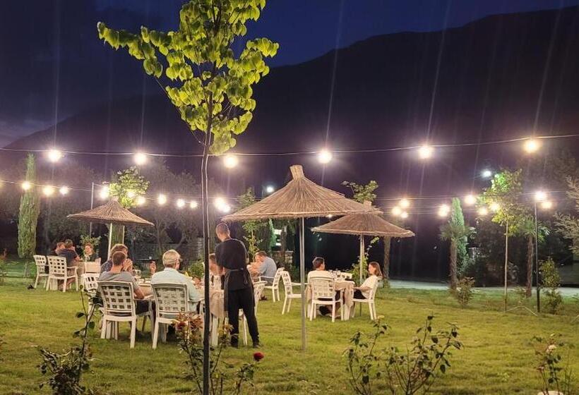اتاق استاندارد سه نفره, Guesthouse Lord Byron