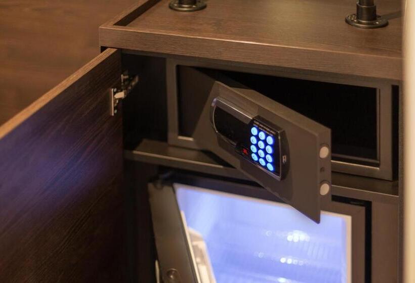 Номер Superior, Holiday Inn   The Niu, Fender Amsterdam