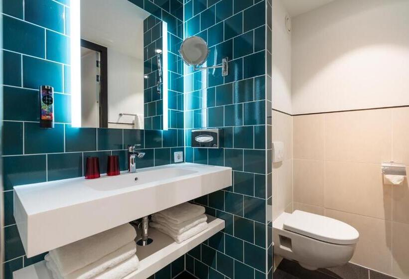 Номер Superior, Holiday Inn   The Niu, Fender Amsterdam