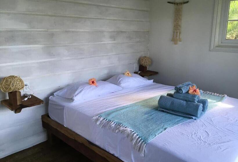 بنجلو قياسى مطل على البحر, Bird Island Bungalows