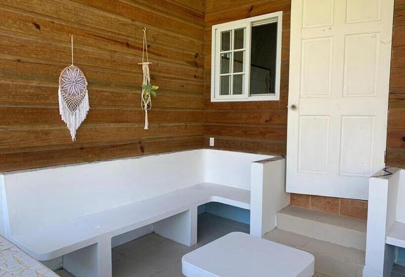 جناح سوبيريور مطل علي البحر, Bird Island Bungalows