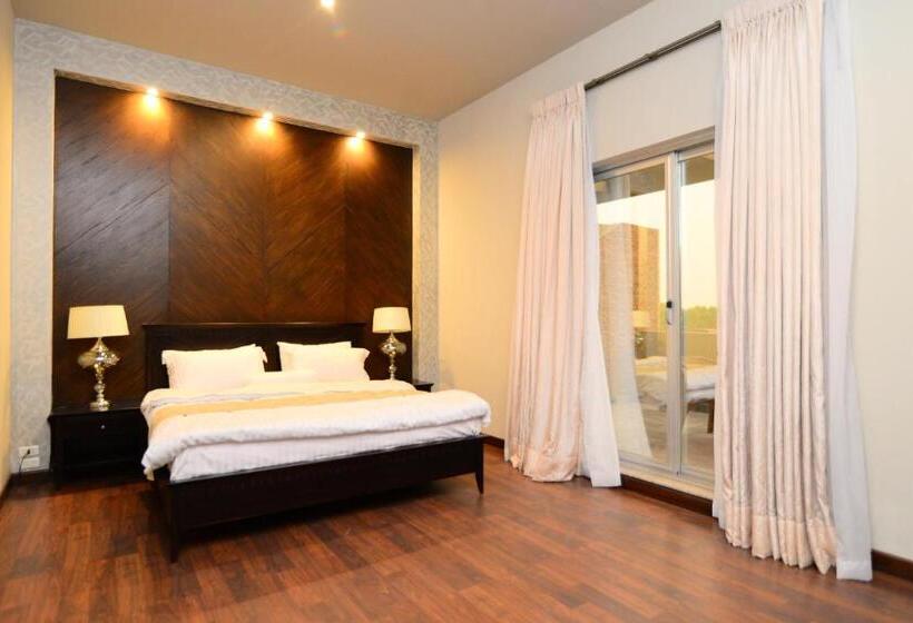 اتاق لوکس, Circle Club Faisalabad