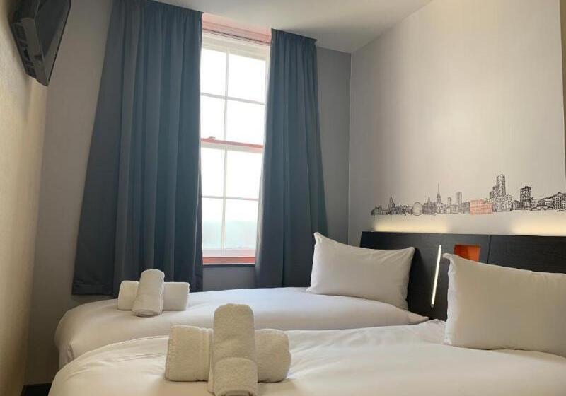 Номер Стандарт, Easyhotel Milton Keynes