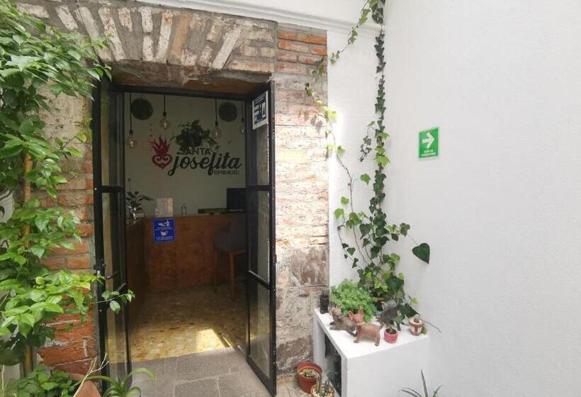 デラックススイート, Santa Josefita B&b