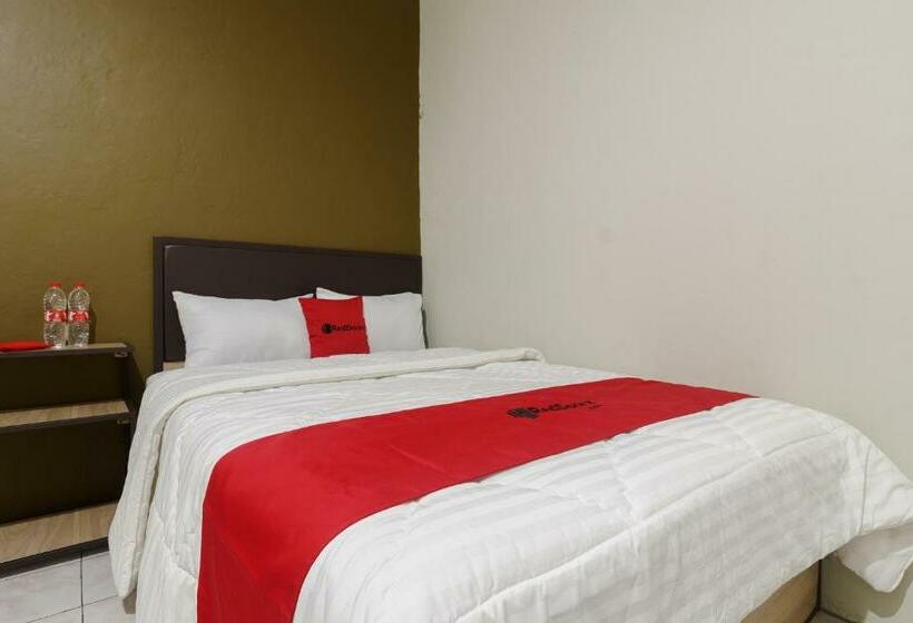 Номер Стандарт, Reddoorz Near Cikampek Mall Karawang