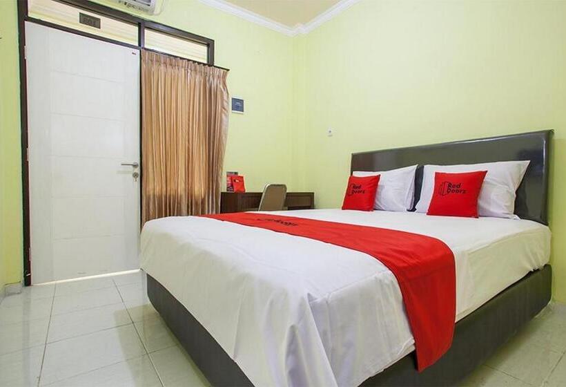 Номер Стандарт, Reddoorz Near Petra University 2
