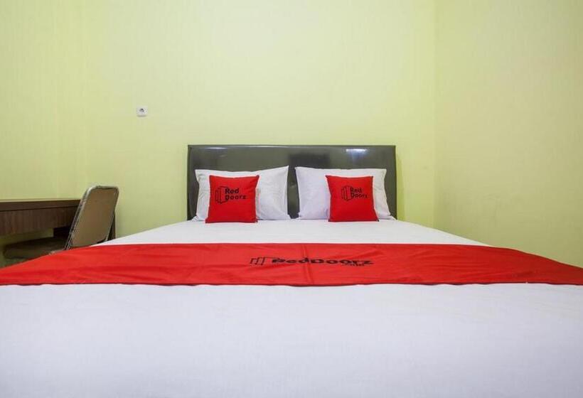 Номер Economy, Reddoorz Near Petra University 2