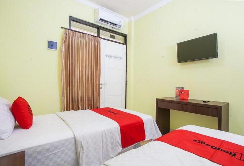 Номер Стандарт, Reddoorz Near Petra University 2