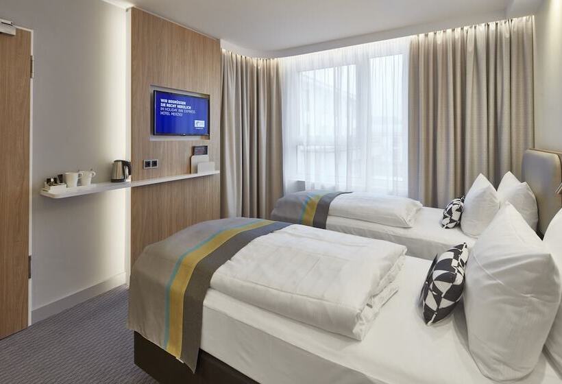 Номер Стандарт, Holiday Inn Express   Merzig, An Ihg