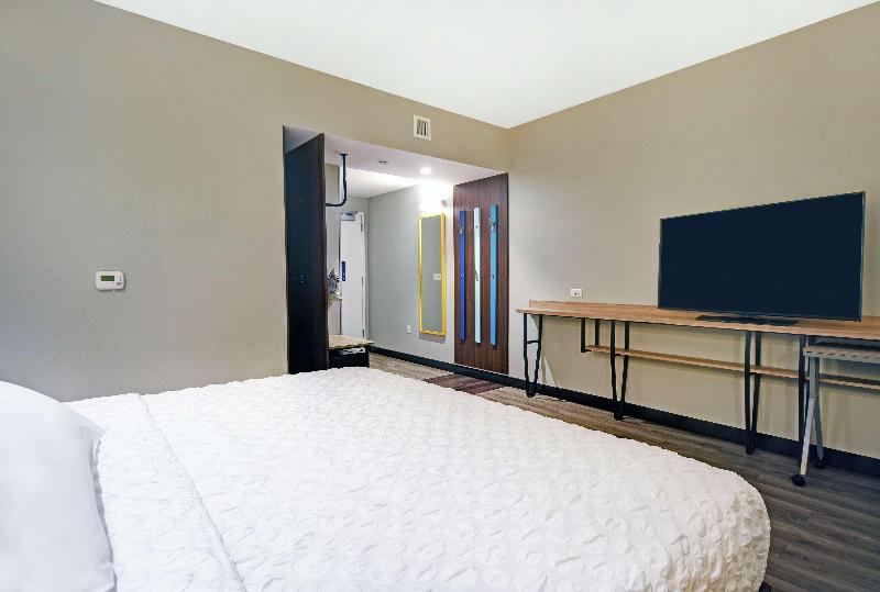 اتاق استاندارد سه تخته با سرویس بهداشتی مشترک, Douzi Hotel Xpark. Gloria Outlets. Taoyuan Mrt