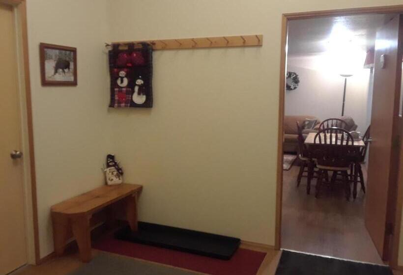 Люкс Вид на Сад, Alaska's Northland Inn