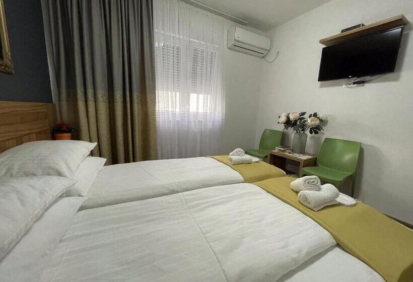 اتاق استاندارد, Guesthouse Check In