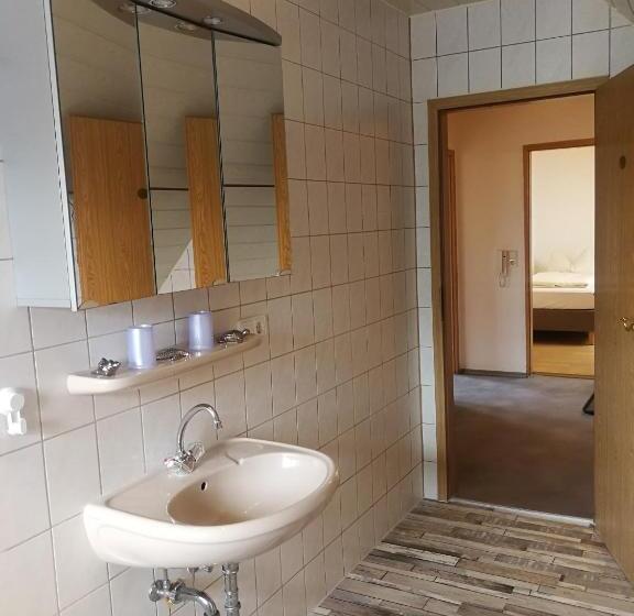 Апартаменты 2 Спальни, Gasthof Zur Burg