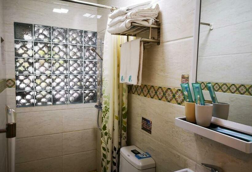 اتاق لوکس, Emerald Adventures Guesthouse