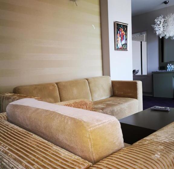 Полулюкс, Park Hotel Romantica