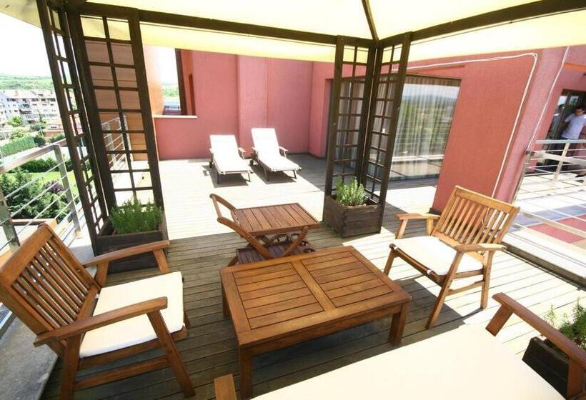 Полулюкс Повышенной Комфортности, Park Hotel Romantica