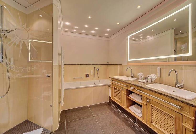 Люкс, Wellness  & Sporthotel Jagdhof