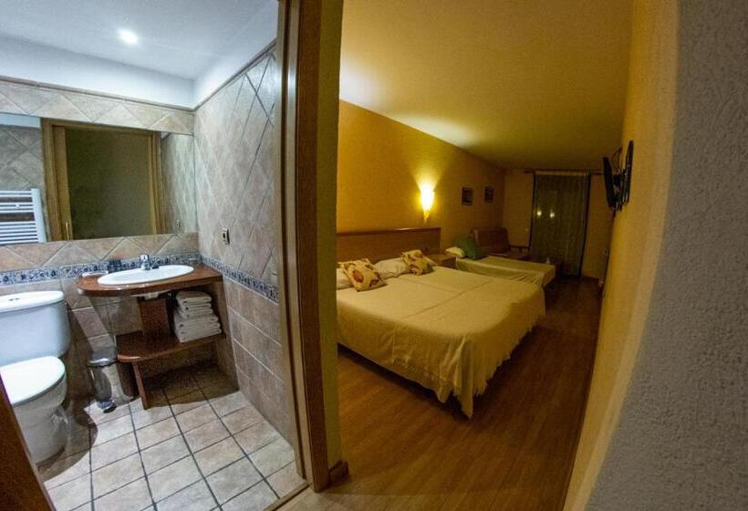Трехместный Номер Комфорт, Hostal Cabrerès