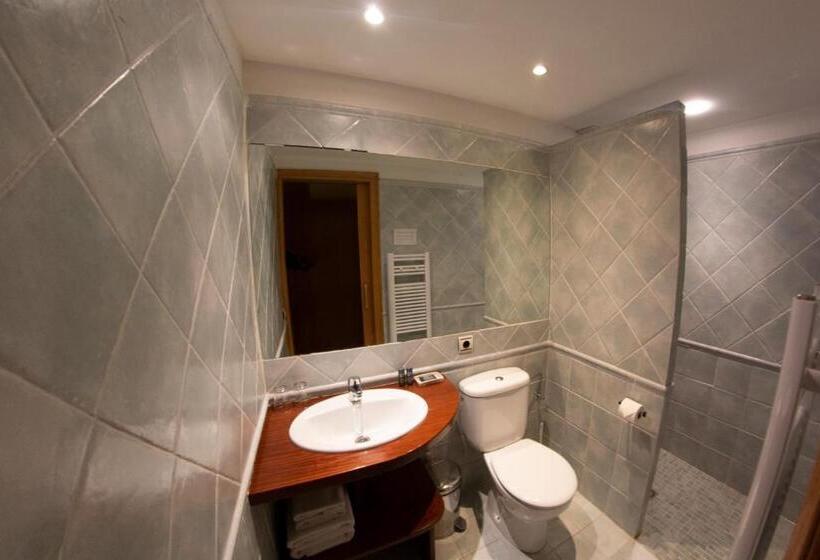 Трехместный Номер Классика, Hostal Cabrerès