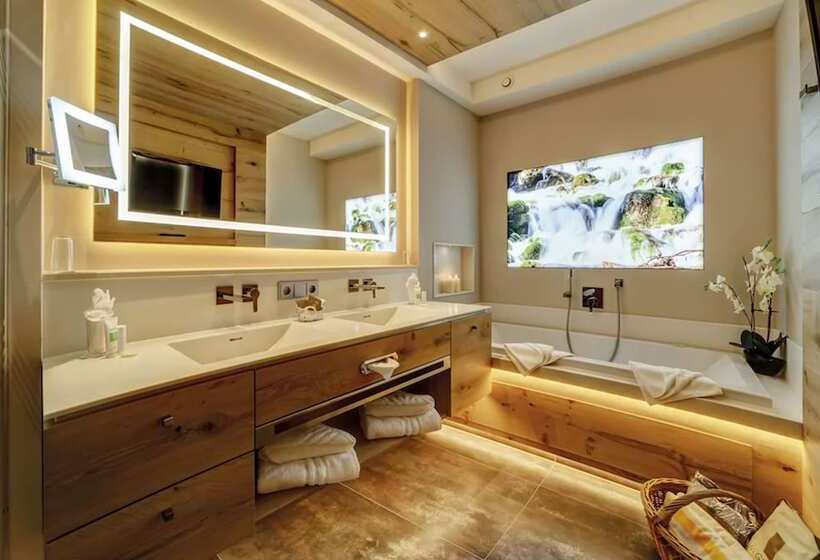 Family Suite, Wellness  & Sporthotel Jagdhof