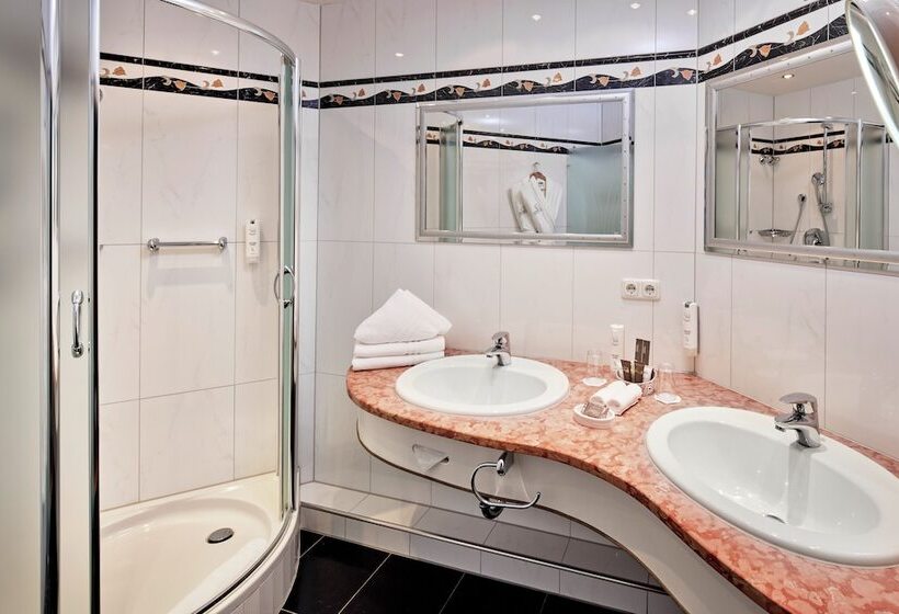 Люкс, Wellness  & Sporthotel Jagdhof
