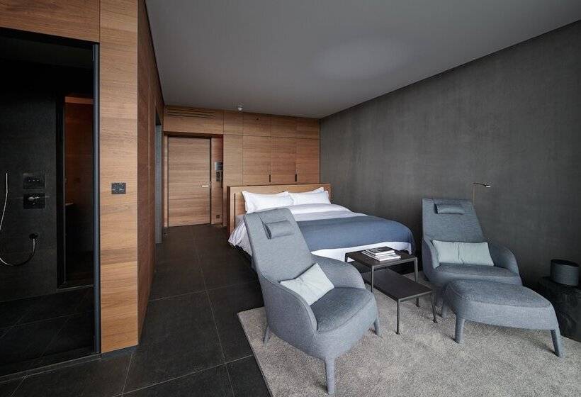 سوییت جونیور, The Retreat At Blue Lagoon Iceland