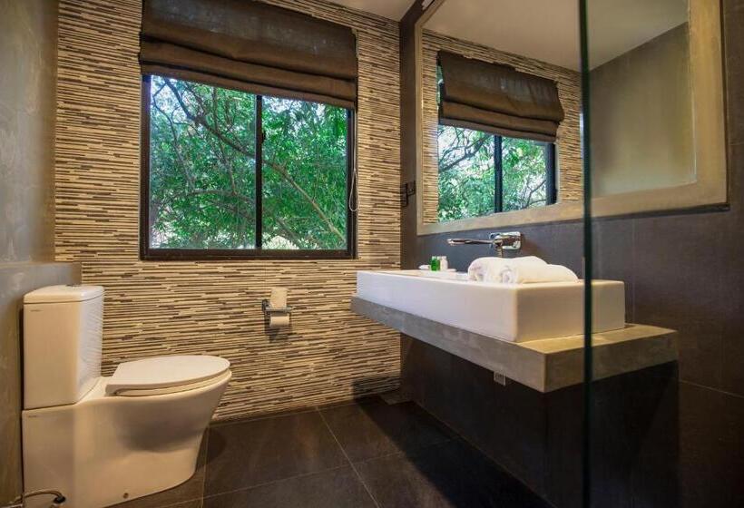 디럭스 트리플 룸, Kalapuwa Resort
