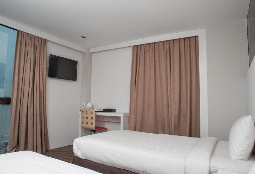 디럭스 룸, Capital O 90083 Riverfront Inn