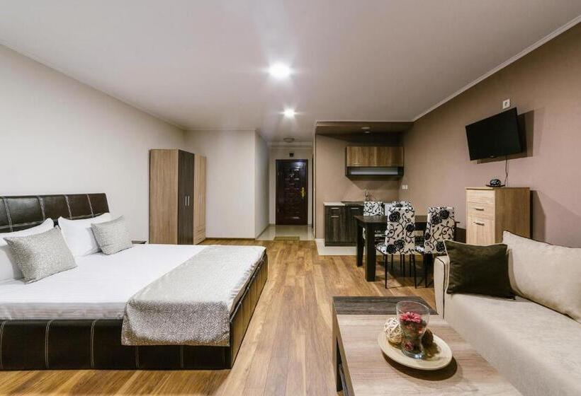 استودیوی استاندارد, Family Hotel Ring & Thermal