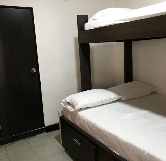 اتاق استاندارد سه نفره, La Quinta Bacana