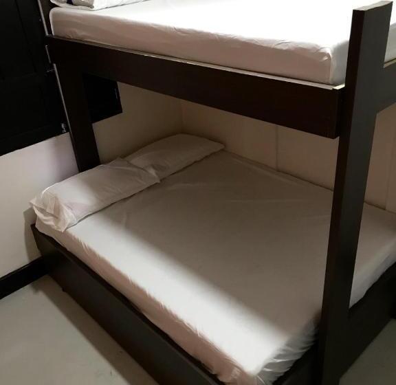 اتاق اکونومی یک تخته, La Quinta Bacana
