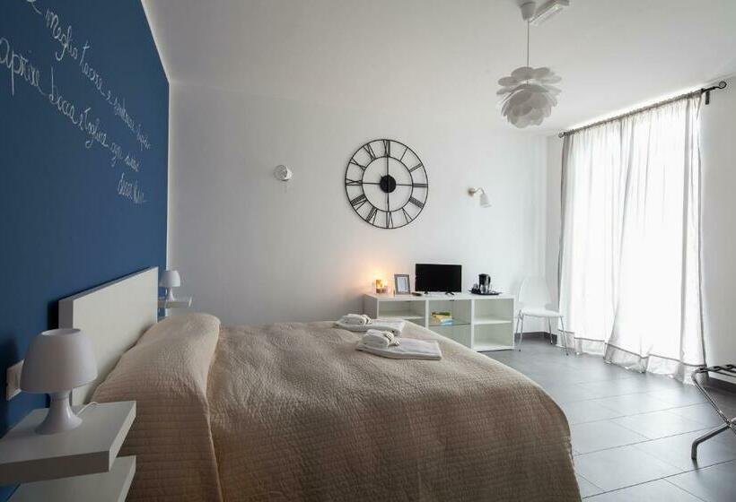 اتاق لوکس با تخت بزرگ, Affittacamere Via Dei Mille