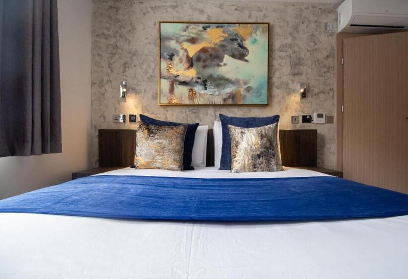Номер Стандарт, Signature Suites