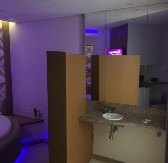Люкс, Fantasy Motel