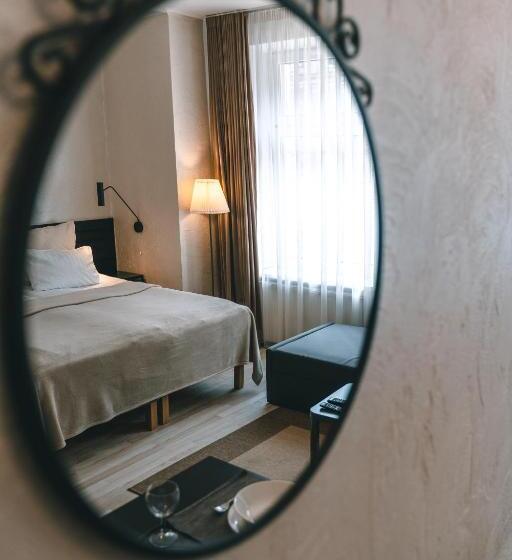 استودیوی استاندارد, Brother House Kaunas