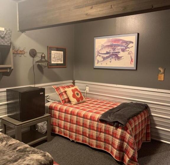 Семейный Номер Совместный Санузел, Clam Gulch Lodge