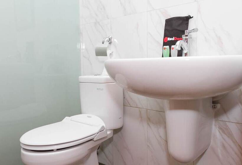 Номер Deluxe, Reddoorz Near Gasibu Bandung