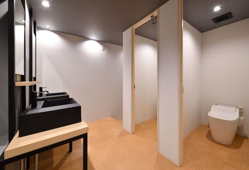 تختخواب در اتاق مشترک, Santiago Guesthouse Naha