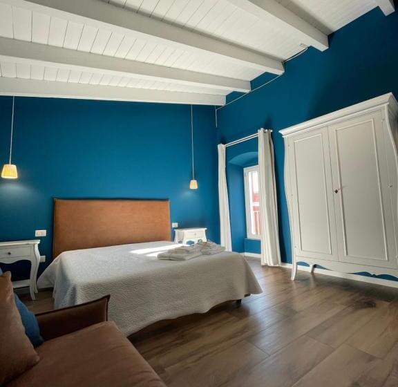 اتاق استاندارد چهار تخته, Il Borgo