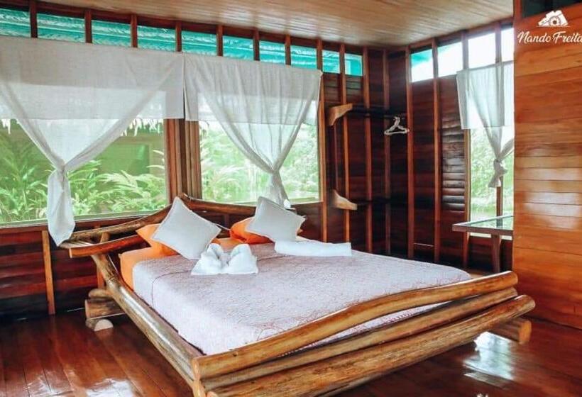 Standard Bungalow, Amazon Oasis Floating Lodge