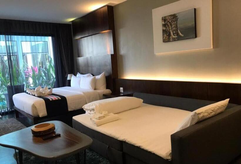 Трехместный Номер Стандарт Вид на Бассейн, Nai Ya Hotel  Sha Extra Plus